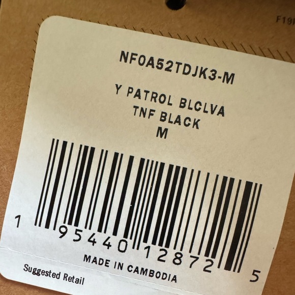 The North Face black Fleece face and Neck Warmer- stay warm & look cool-unisex - Picture 5 of 9